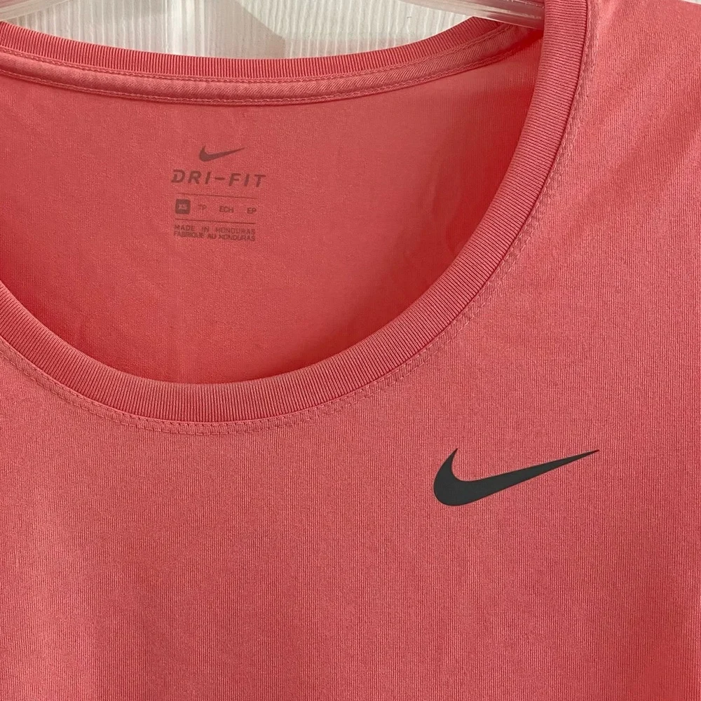 Nike Salmon Pink Scoop Neck DriFit Active Wear Short Sleeve Top Sz XS